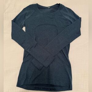 Lululemon size 6 long sleeve swiftly tech in navy